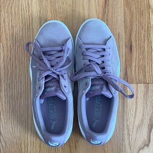 Size 7 lavender/light purple colored puma shoes